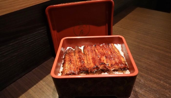 【老饕嚴選】板前屋 vs 魚庒，台北最強鰻魚飯大評比