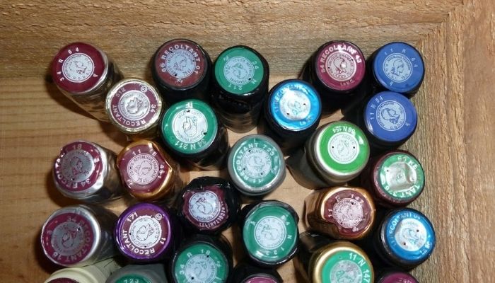 葡萄酒冷知識：不同顏色的酒帽所代表的意義